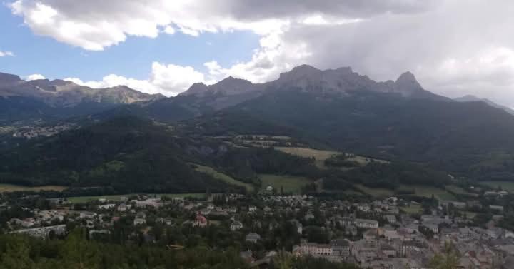 App Vue Montagne Barcelonnette Proche Piscine Rando Riviere Nature Eksteriør billede